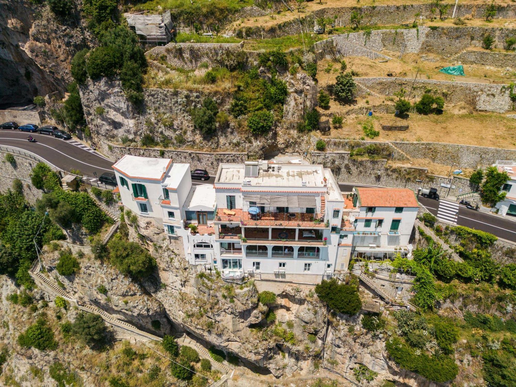 Bed and Breakfast La Dimora Del Maestro Амальфи Экстерьер фото